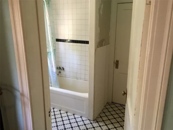 $1,650 | Undisclosed Address, Niederwald, TX 78640