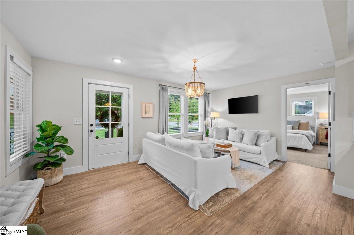 36 Old Augusta Road Greenville, SC 29605 - Photo 4 of 24 Gallery Image 4