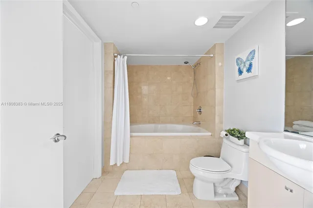 $4,200 | 1830 South Ocean Drive, Unit 1807, Hallandale Beach, FL 33009