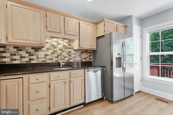$3,000 | 46613 Silhouette Square, Sterling, VA 20164