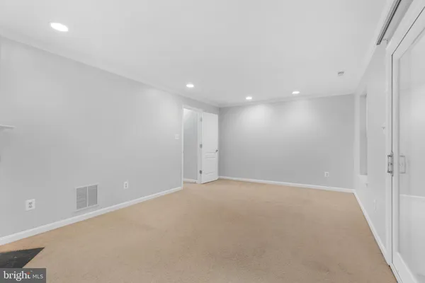 $3,000 | 46613 Silhouette Square, Sterling, VA 20164