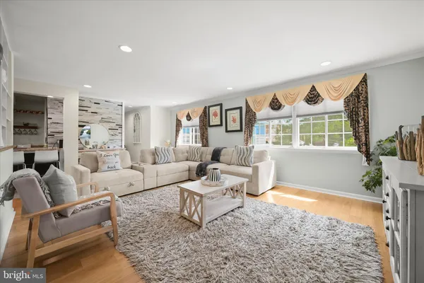 $899,000 | 1 Southview Court, Silver Spring, MD 20905