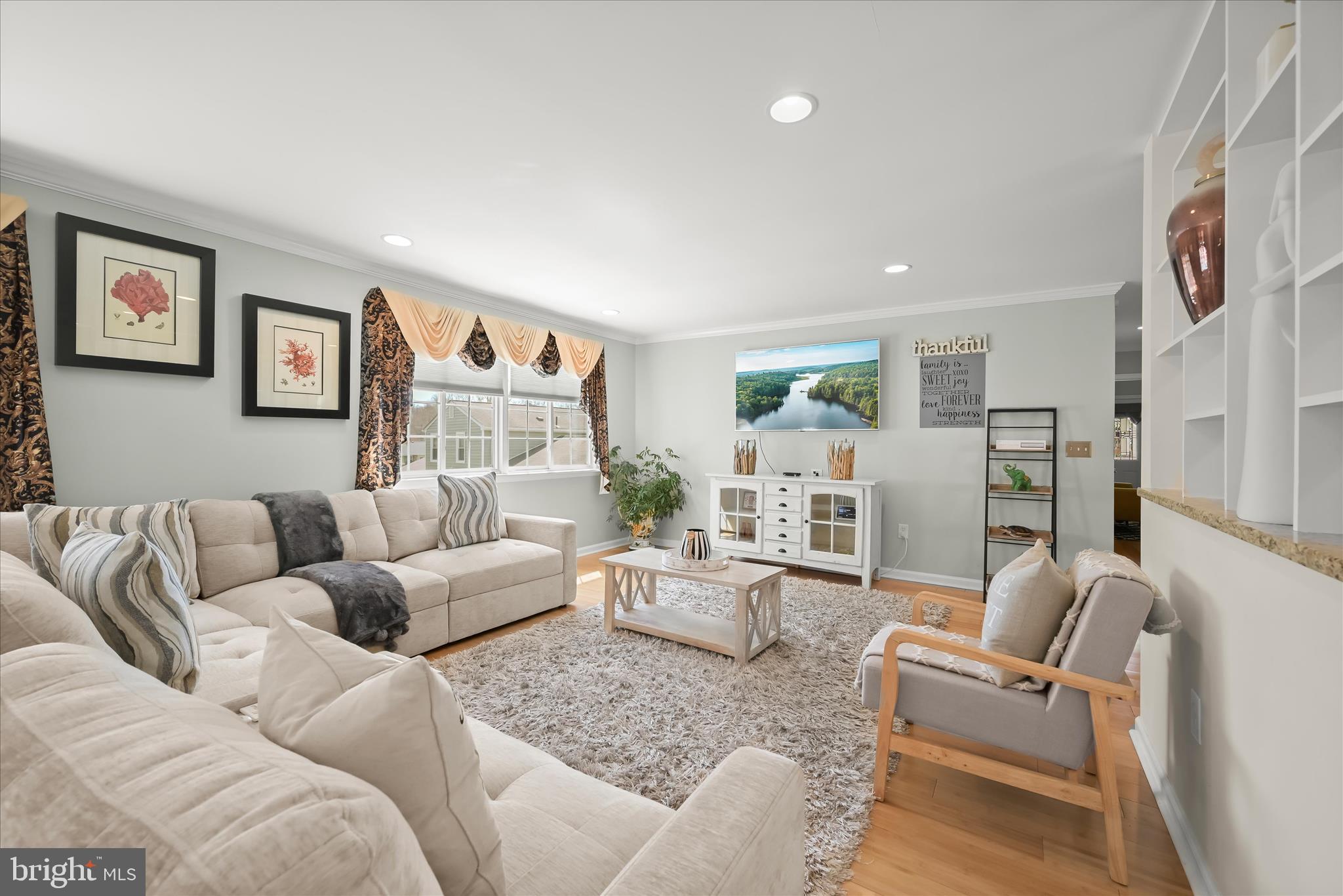 1 Southview Court Silver Spring, MD 20905 - Photo 14 of 106 Living Room