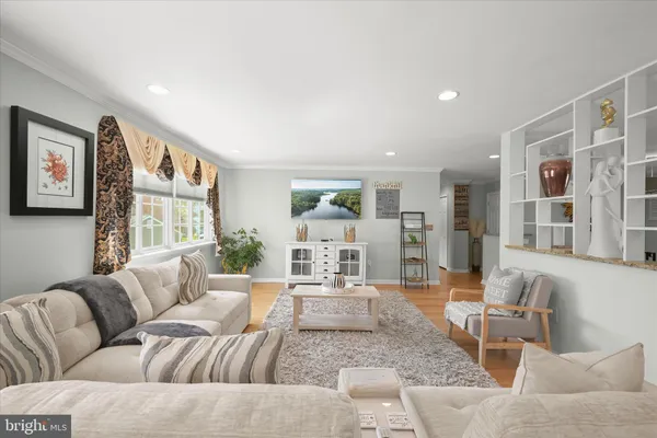 $899,000 | 1 Southview Court, Silver Spring, MD 20905