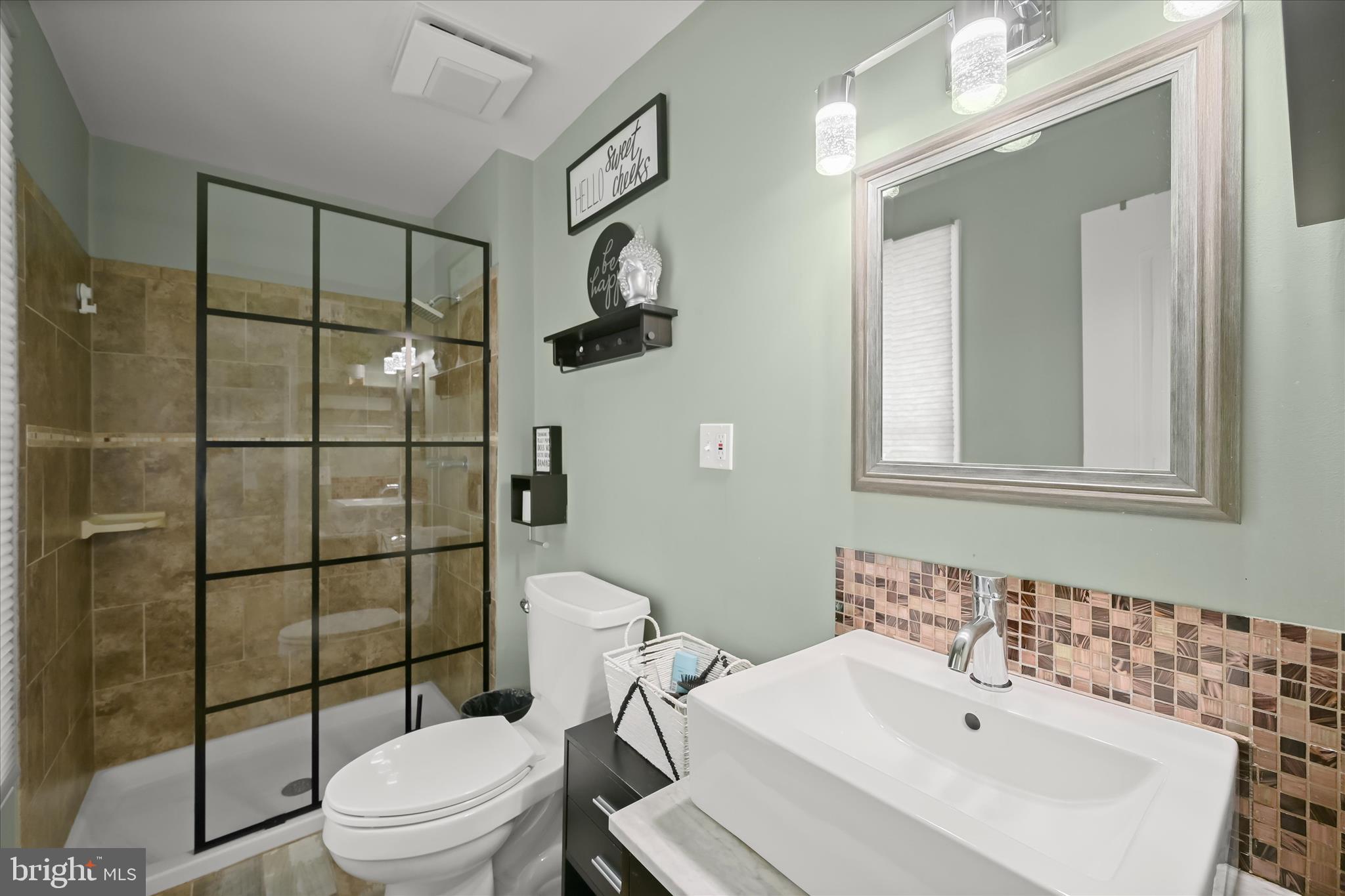 1 Southview Court Silver Spring, MD 20905 - Photo 38 of 106 En-Suite Full Bath