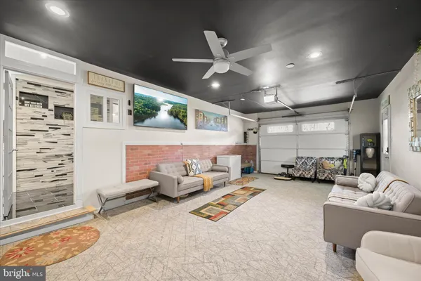 $899,000 | 1 Southview Court, Silver Spring, MD 20905