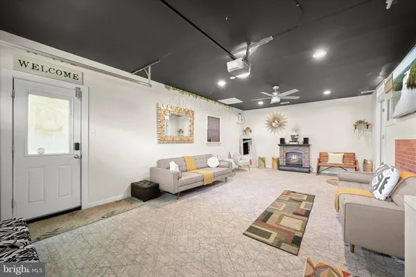 $899,000 | 1 Southview Court, Silver Spring, MD 20905