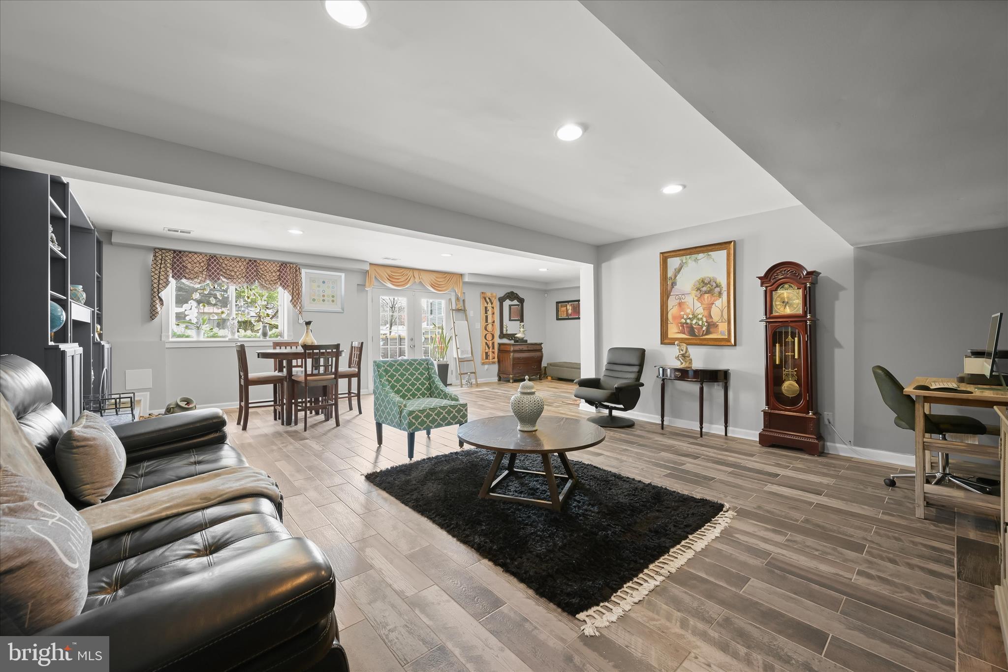 1 Southview Court Silver Spring, MD 20905 - Photo 50 of 106 Access to Pool