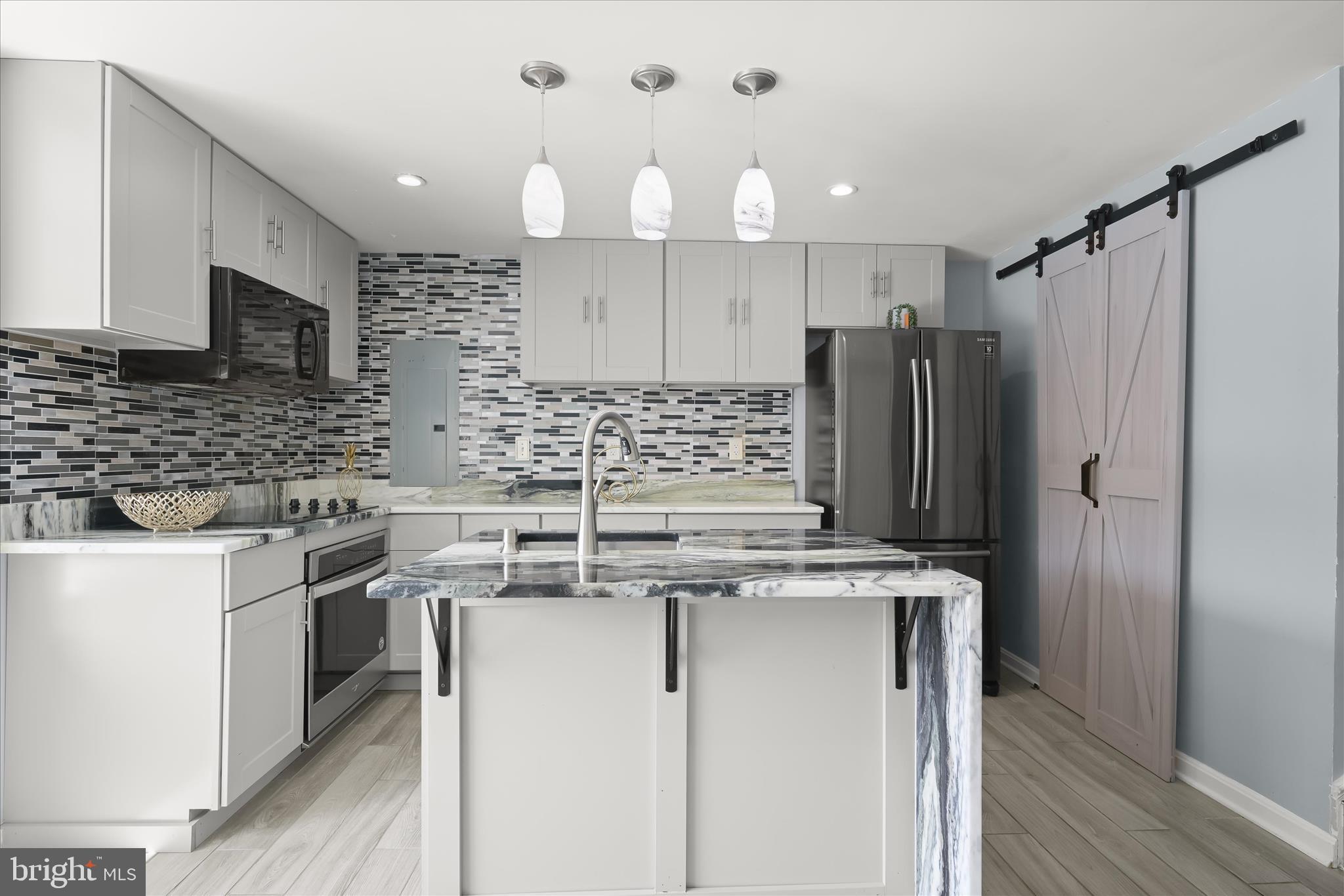 1 Southview Court Silver Spring, MD 20905 - Photo 72 of 106 Kitchen - Decorative Backsplash