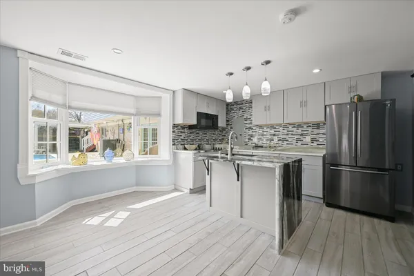$899,000 | 1 Southview Court, Silver Spring, MD 20905