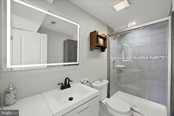 $899,000 | 1 Southview Court, Silver Spring, MD 20905