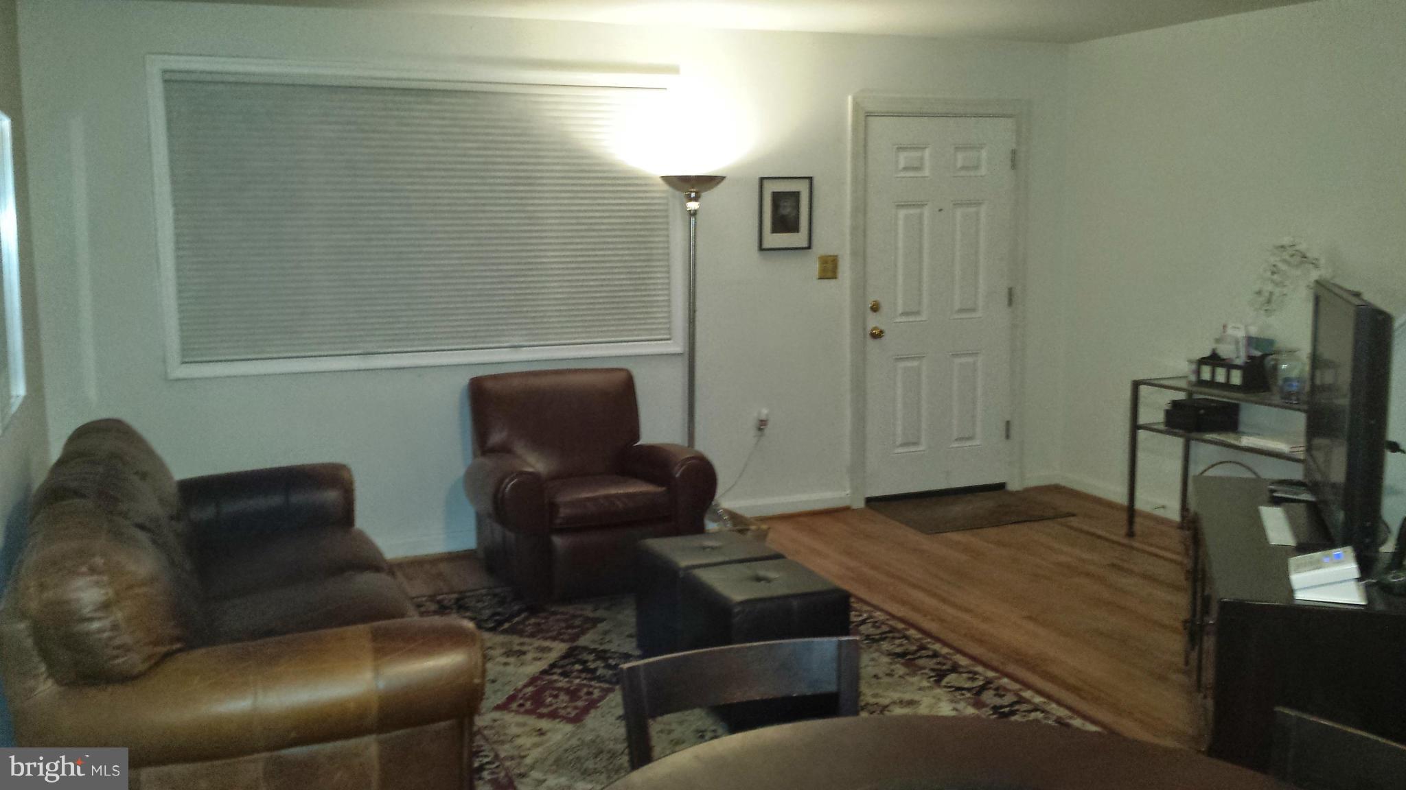 9005 Manchester Road Silver Spring, MD 20901 - Photo 8 of 22 Living Room