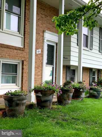 $619,900 | 101 South Harrison Road, Sterling, VA 20164