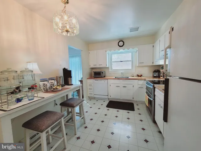 $619,900 | 101 South Harrison Road, Sterling, VA 20164