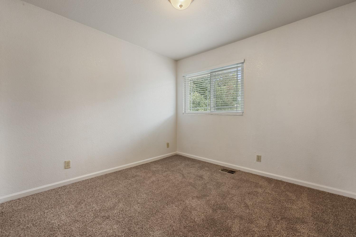 1940 North Berkeley Avenue Turlock, CA 95382 - Photo 31 of 40