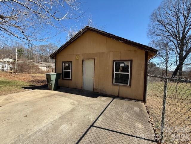 2041 Clyde Street Dallas, NC 28034 - Photo 22 of 46 a view of backyard of house