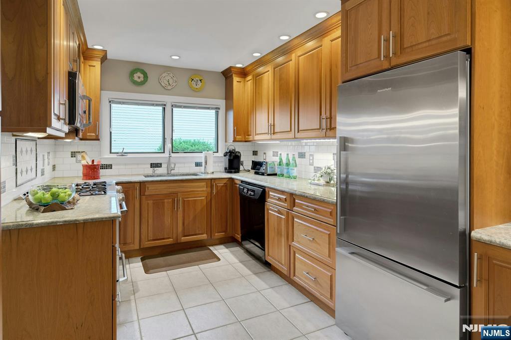 205 Haddenfield Road Clifton, NJ 07013 - Photo 13 of 29