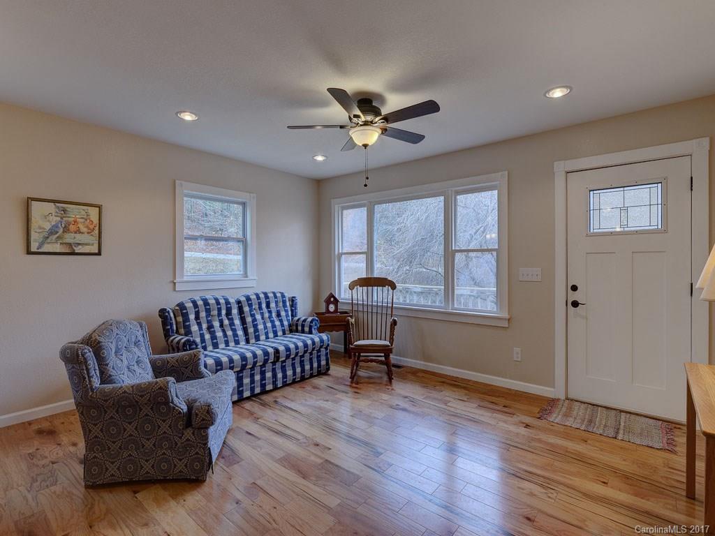 496 Airport Road Franklin, NC 28734 - Photo 6 of 23 Gallery Image 6