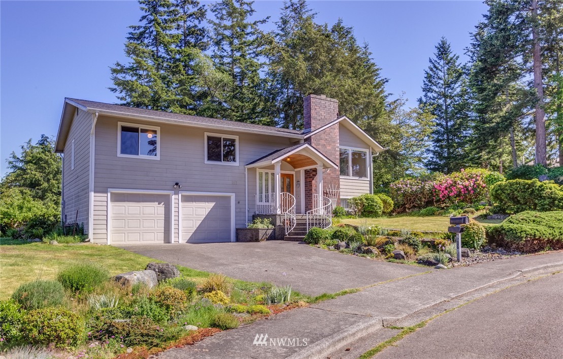 517 Cypress Road Bellingham, WA 98225 - Photo 1 of 1 a front view of a house with a yard