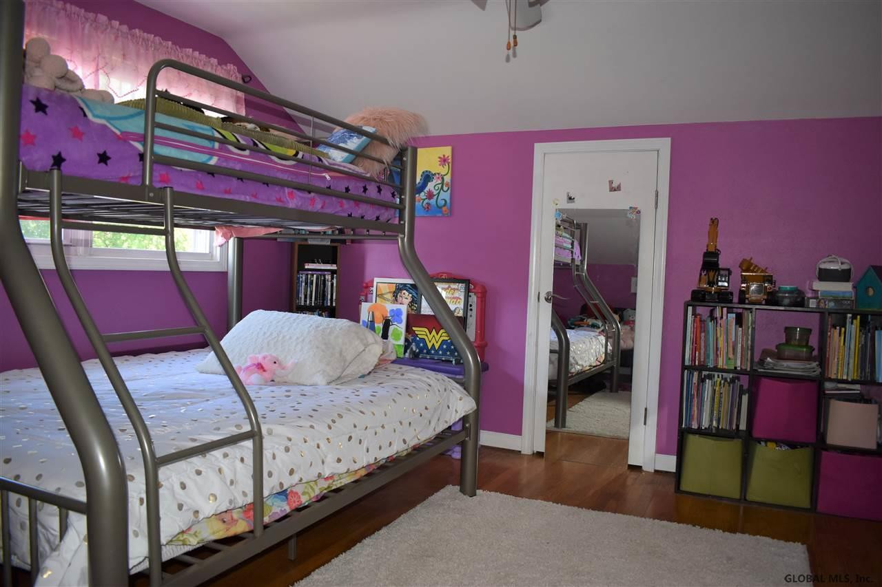 221 Chiswell Road Schenectady, NY 12304 - Photo 17 of 24 Photo 17