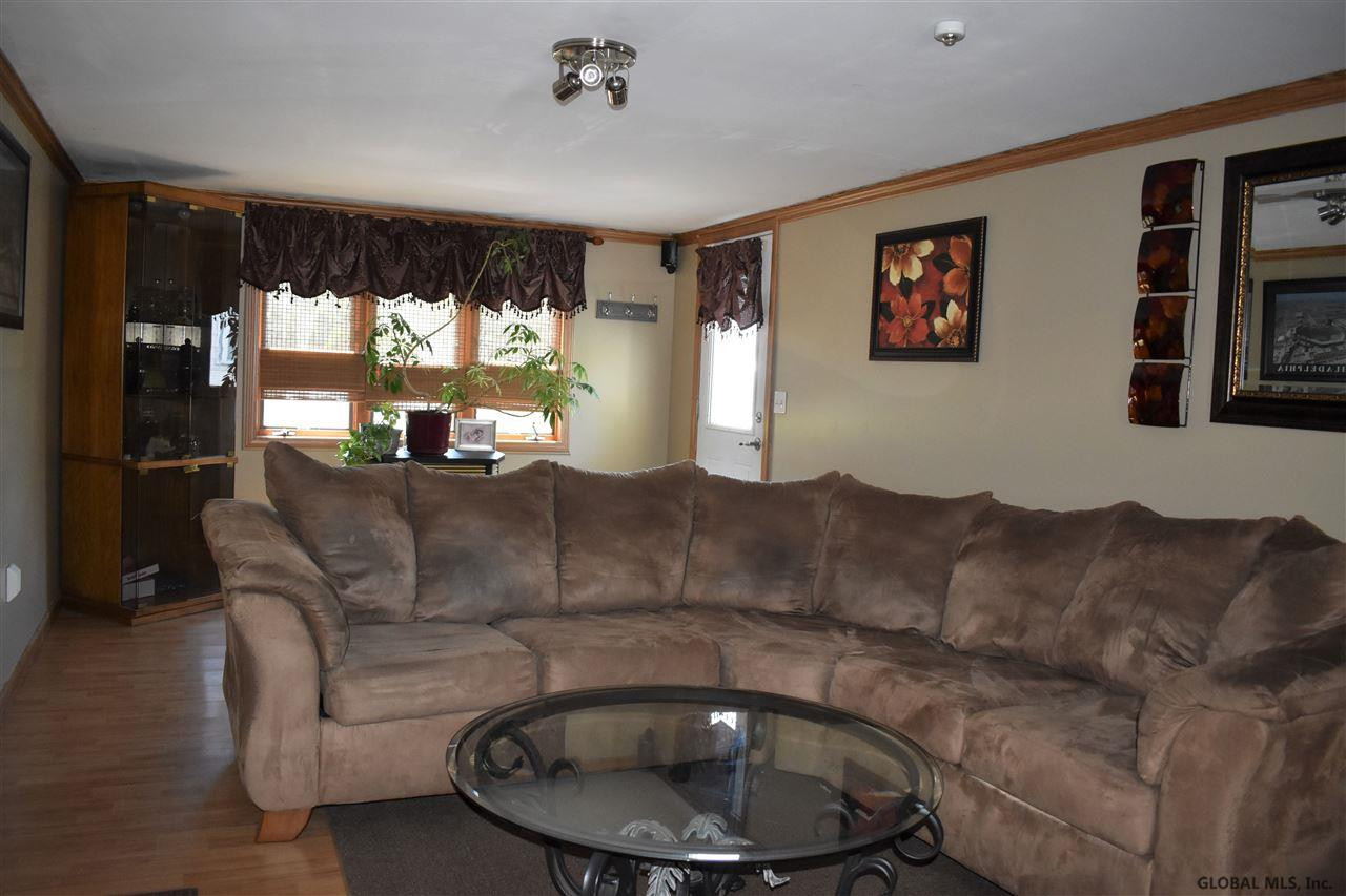 221 Chiswell Road Schenectady, NY 12304 - Photo 5 of 24 Photo 5