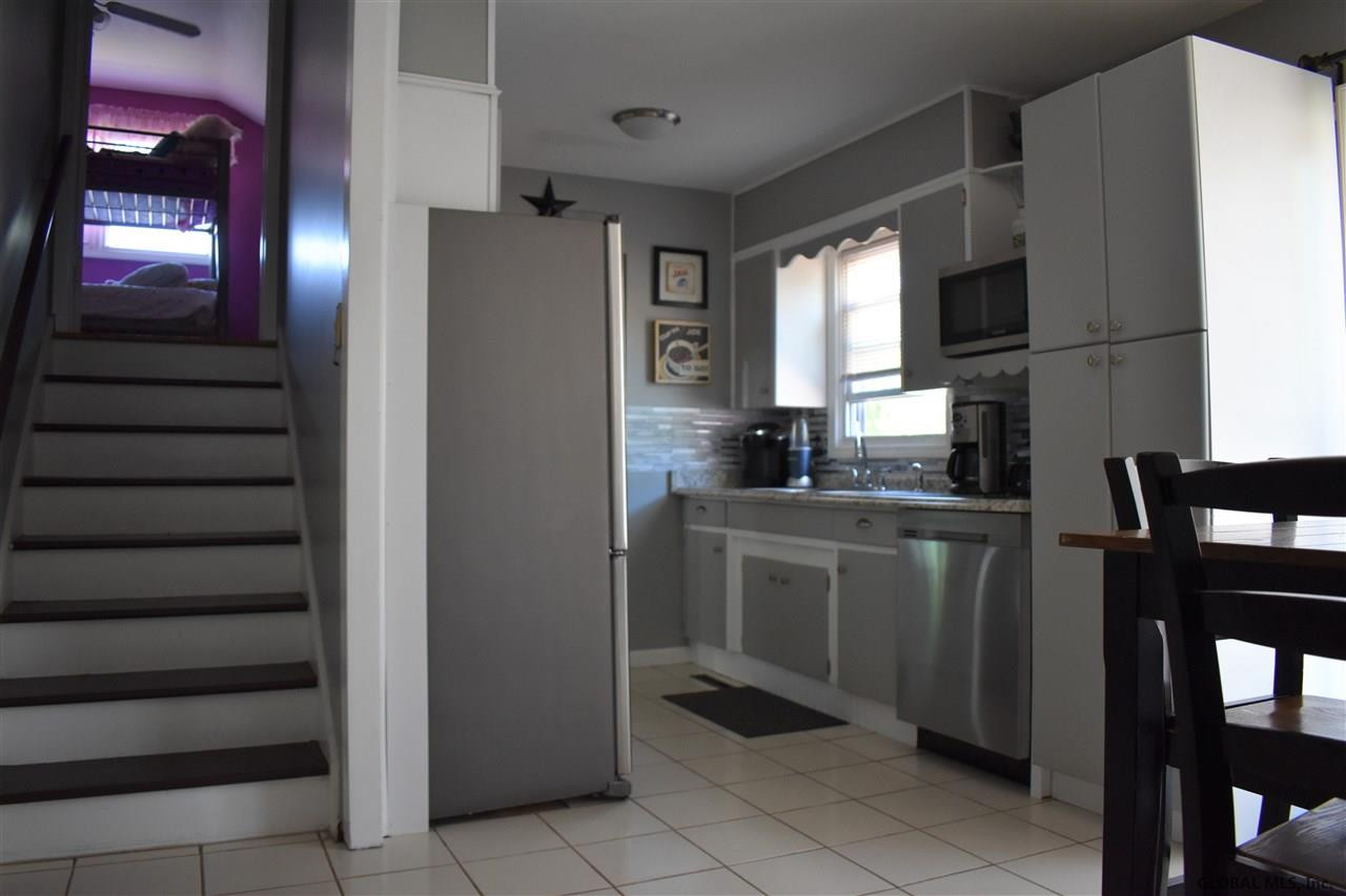 221 Chiswell Road Schenectady, NY 12304 - Photo 8 of 24 Photo 8