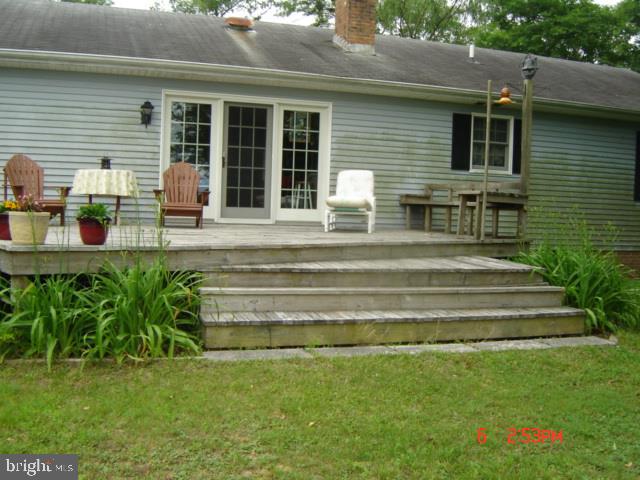 1811 Perseus Road Cambridge, MD 21613 - Photo 22 of 52 Rear deck