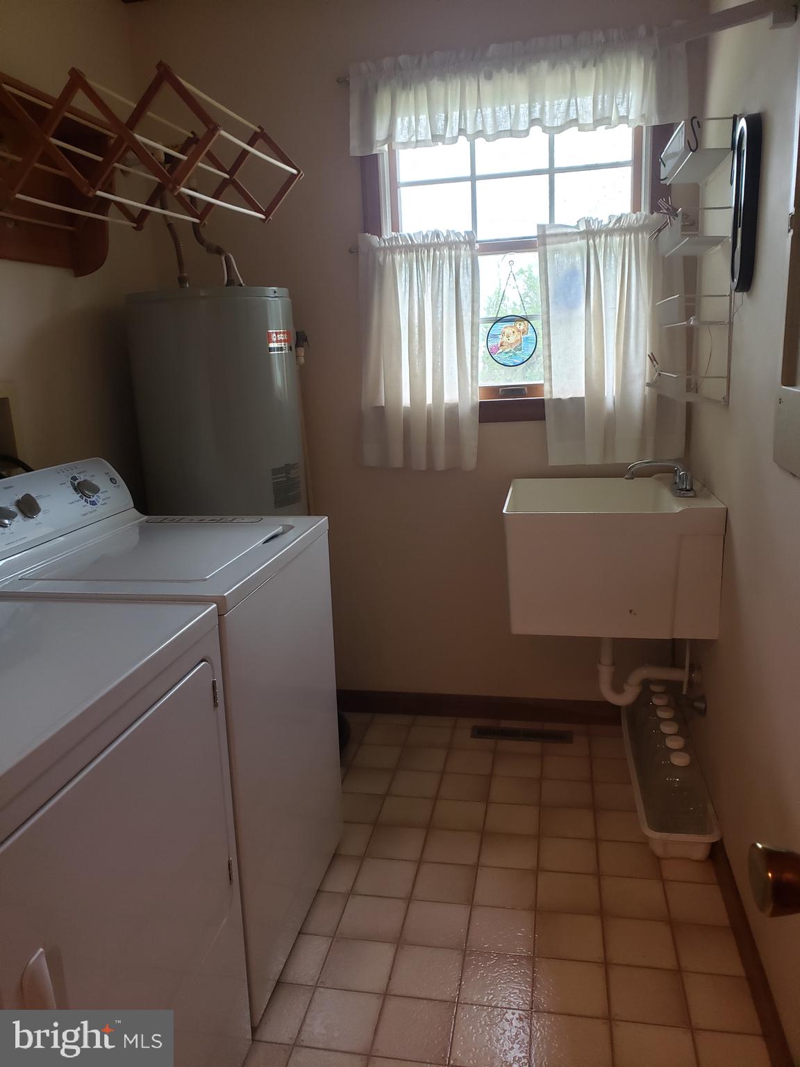 1811 Perseus Road Cambridge, MD 21613 - Photo 42 of 52 Laundry