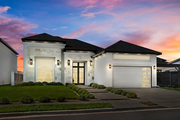 $2,400 | 5509 Columbia Avenue, McAllen, TX 78573