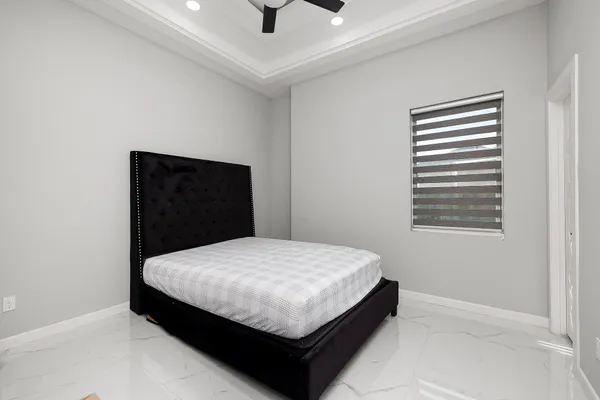 $2,400 | 5509 Columbia Avenue, McAllen, TX 78573