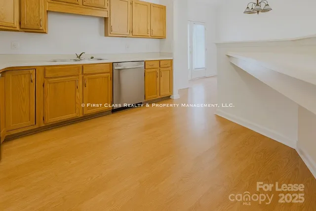 $1,899 | Undisclosed Address, Charlotte, NC 28269