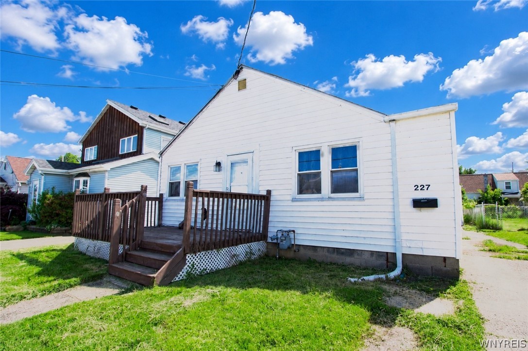 227 Roland Street Buffalo, NY 14212 - Photo 1 of 8