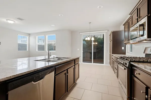 $405,000 | 1515 Zenith, Clovis, CA 93619