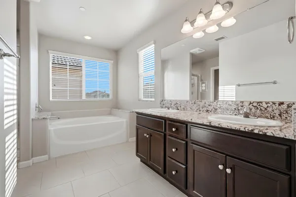 $405,000 | 1515 Zenith, Clovis, CA 93619