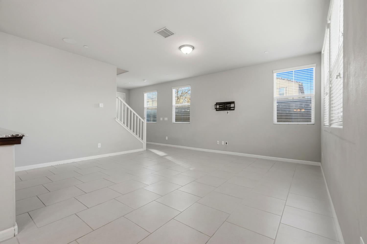 1515 Zenith Clovis, CA 93619 - Photo 10 of 41 an empty room with windows