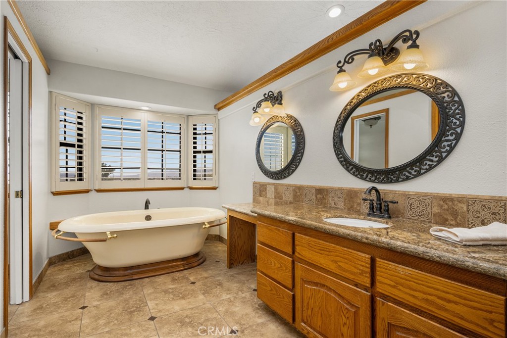 7788 Columbine Road Oak Hills, CA 92344 - Photo 25 of 72