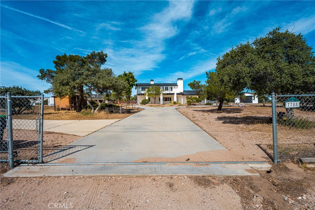 7788 Columbine Road Oak Hills, CA 92344 - Photo 3 of 72