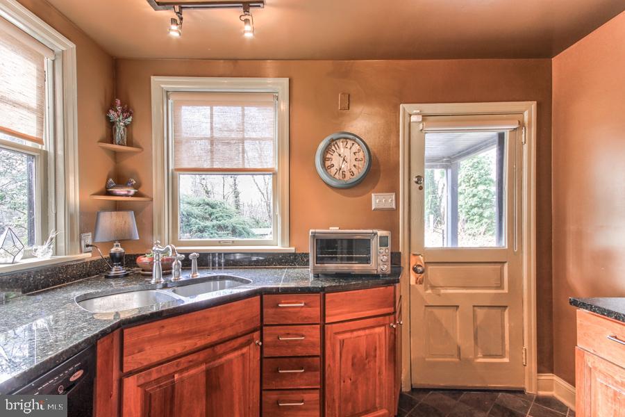 301 Hillside Road Harrisburg, PA 17104 - Photo 14 of 55 Gallery Image 14