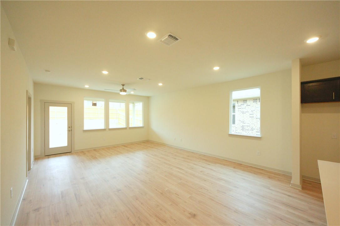 10625 Gonzales Ranger Pass Austin, TX 78754 - Photo 3 of 26