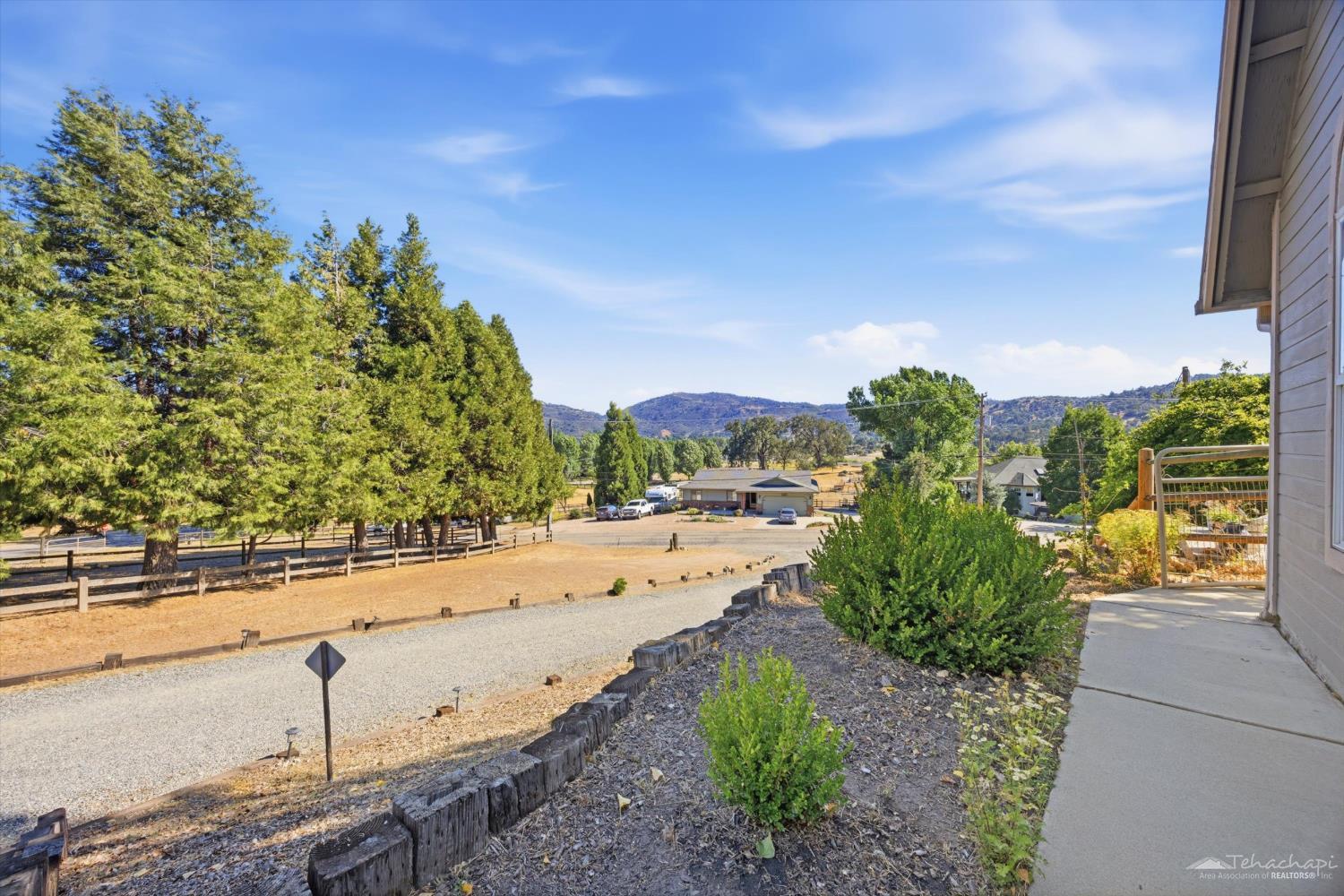 29751 Rolling Oak Drive Tehachapi, CA 93561 - Photo 8 of 64 Gallery Image 8