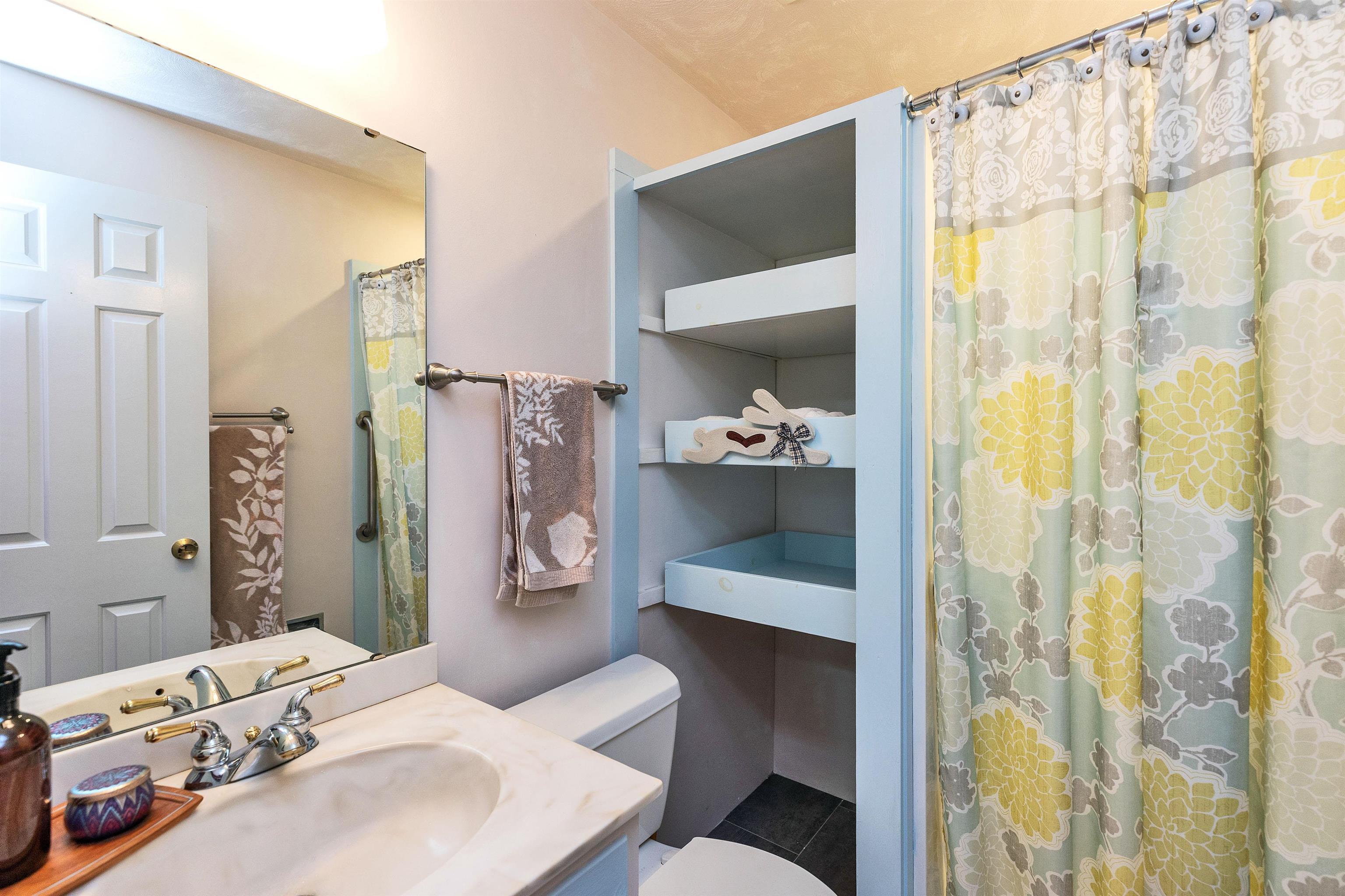 7 Governor Square Peterborough, NH 03458 - Photo 15 of 46