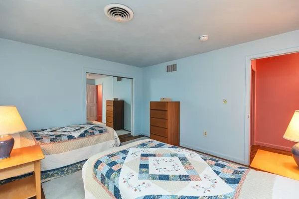 $375,000 | 7 Governor Square, Peterborough, NH 03458