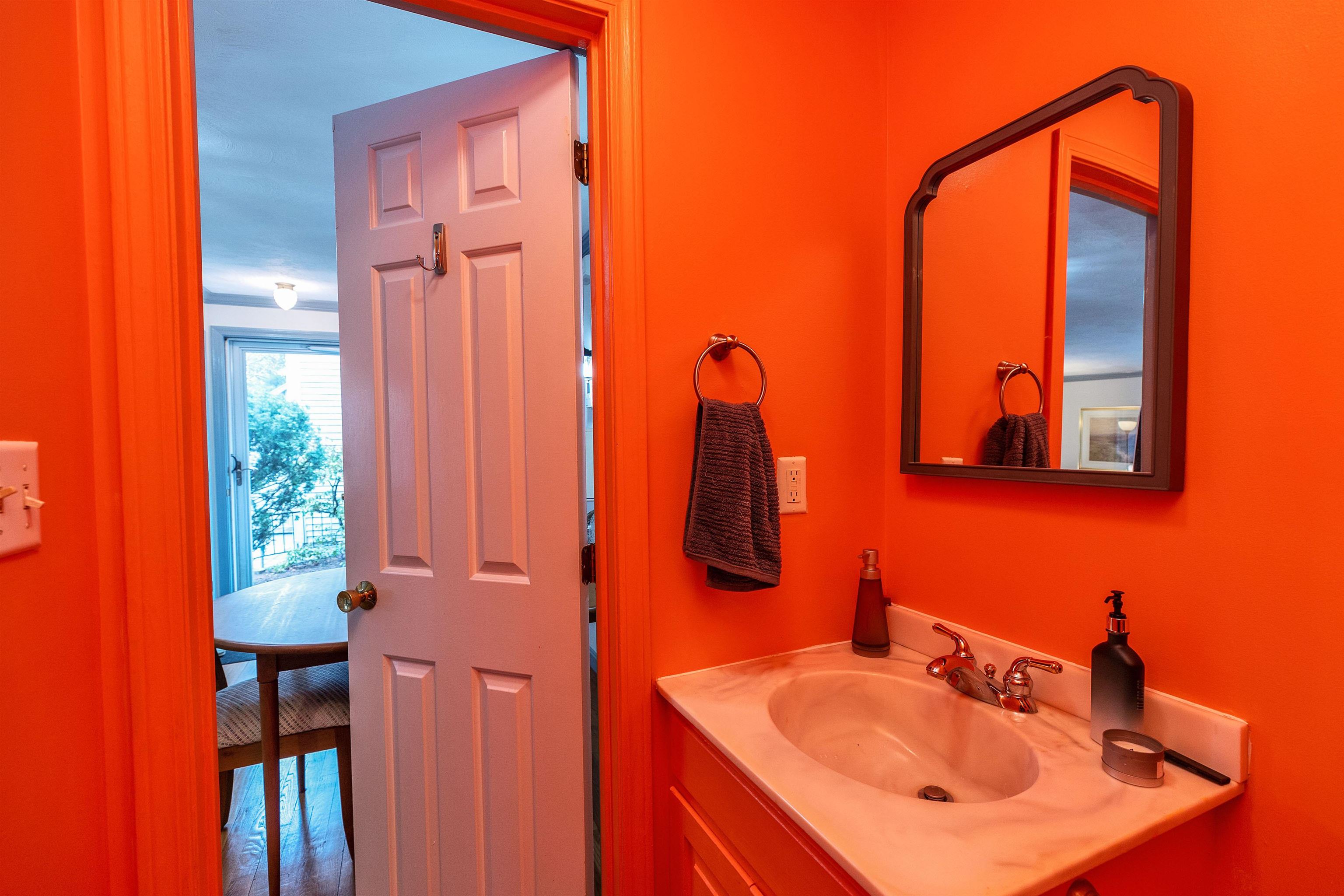 7 Governor Square Peterborough, NH 03458 - Photo 5 of 46