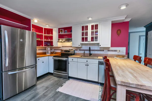 $375,000 | 7 Governor Square, Peterborough, NH 03458
