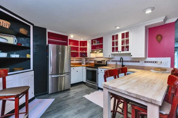 $375,000 | 7 Governor Square, Peterborough, NH 03458