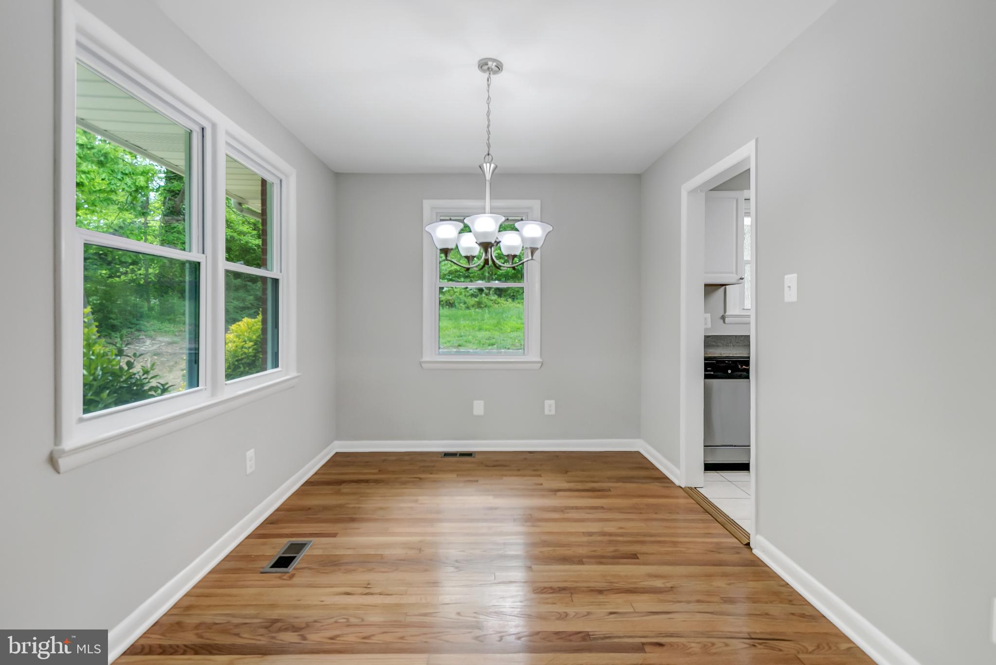 7209 Calamo Street Springfield, VA 22150 - Photo 6 of 33 Gallery Image 6
