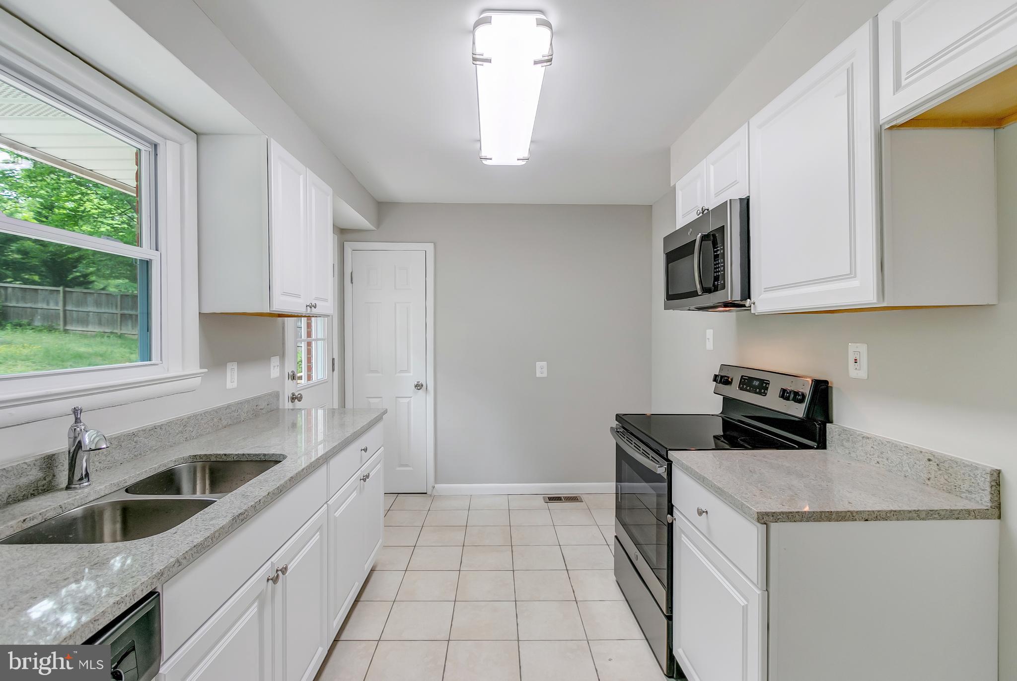 7209 Calamo Street Springfield, VA 22150 - Photo 8 of 33 Gallery Image 8