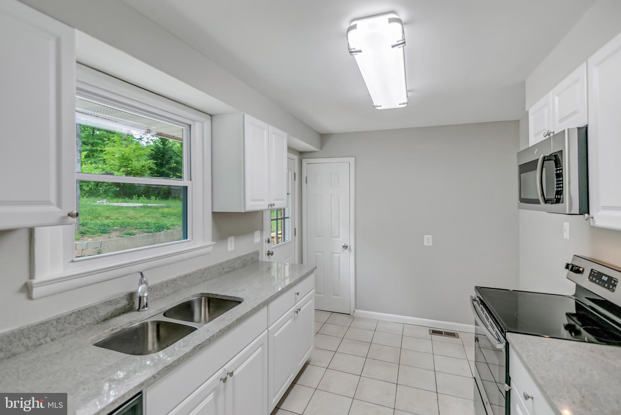 7209 Calamo Street Springfield, VA 22150 - Photo 9 of 33 Gallery Image 9