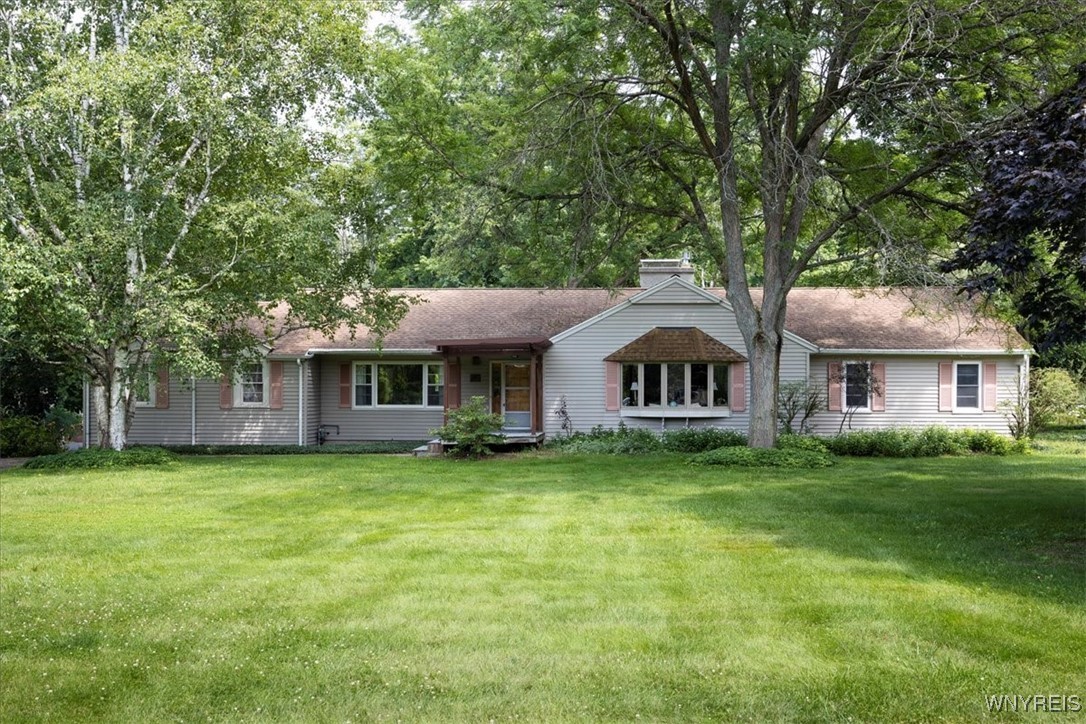 116 Girdle Road East Aurora, NY 14052 - Photo 1 of 1 Front elevation