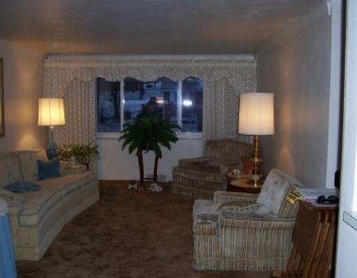12410 Roth Drive North Huntingdon, PA 15642 - Photo 4 of 8 Living Room.